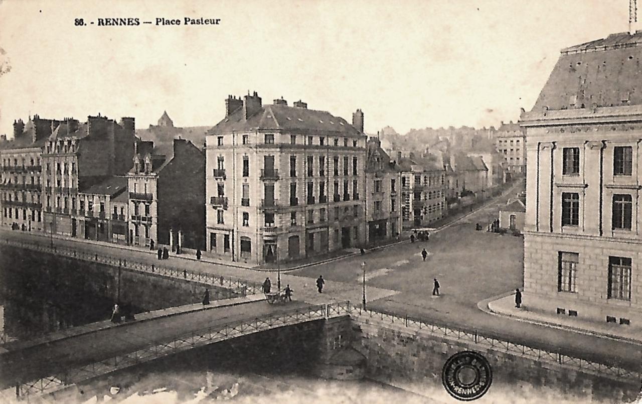 Rennes (Ille-et-Vilaine) La place Pasteur CPA