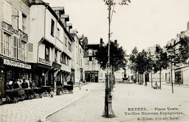 Rethel (08) Les vieilles maisons en 1905 CPA