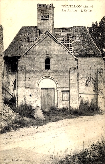 Révillon (Aisne) CPA église en ruines