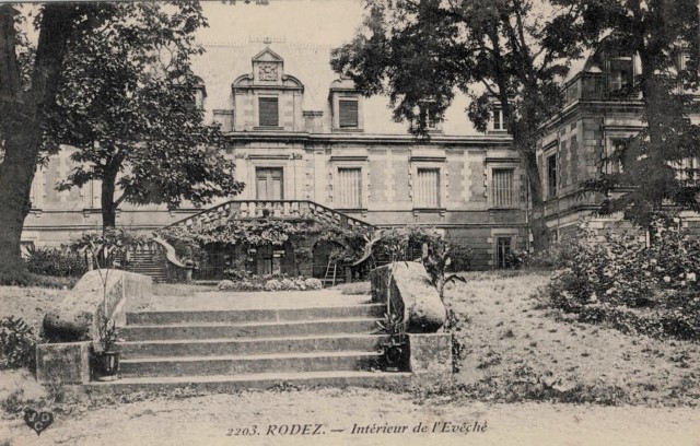 Le palais épiscopal (cpa)