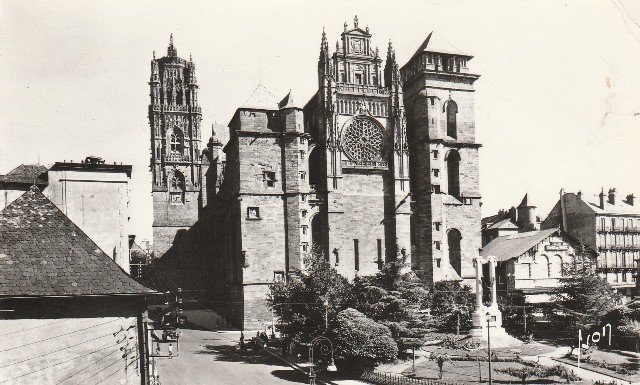 La cathédrale Notre-Dame (cpa)