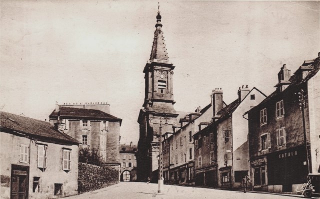 La place de la Madeleine (cpa)