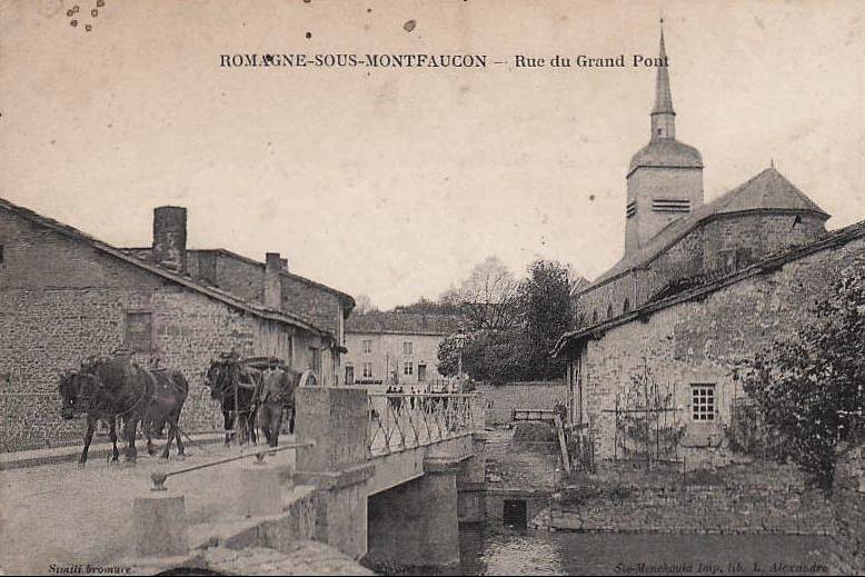 Romagne-sous-Montfaucon (Meuse)  La rue du Grand pont CPA