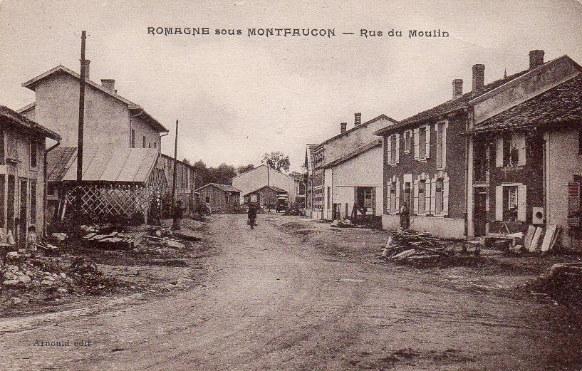 Romagne-sous-Montfaucon (Meuse)  La rue du Moulin CPA