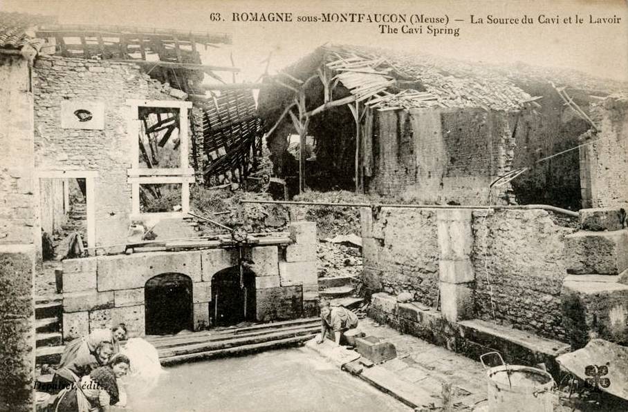 Romagne-sous-Montfaucon (Meuse)  La source du Cavi et lavoir CPA