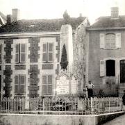 Romagne-sous-Montfaucon (Meuse)  Le monument aux morts CPA