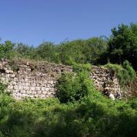 Ruines du rempart du château