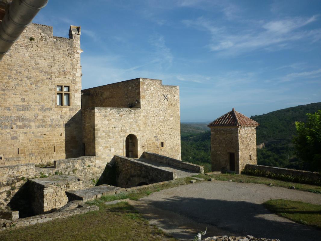 Roquetaillade (Aude) Le château