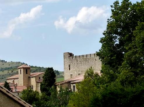 Roquetaillade (Aude) L'église et le château