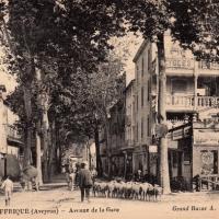 L' avenue de la gare (cpa)