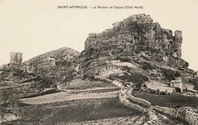 Le rocher de Caylus (cpa)