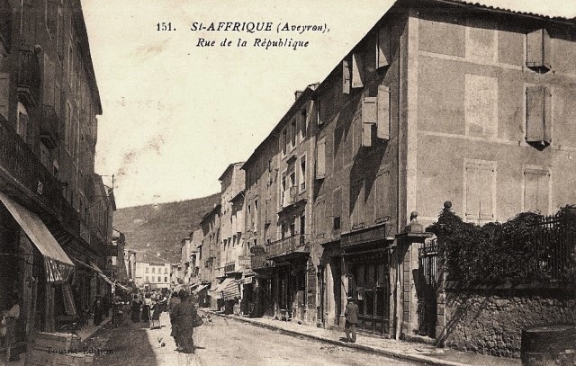 La rue de la République (cpa)