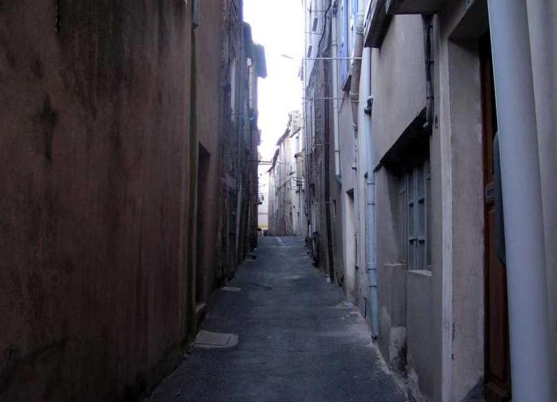 La rue du Théron