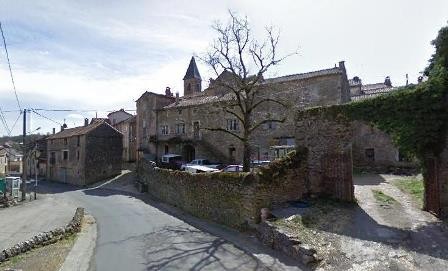 Dans le village