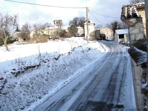 Saint-Beauzile (Tarn) le village sous la neige