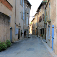 Dans le village