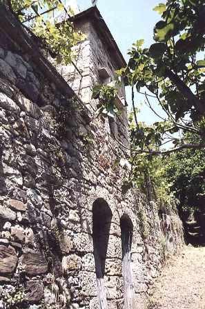Dans le village