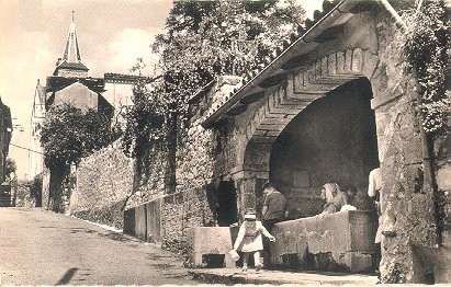 Le lavoir (cpa)