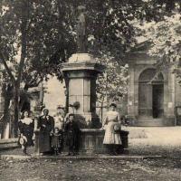 La place de l'église (cpa)