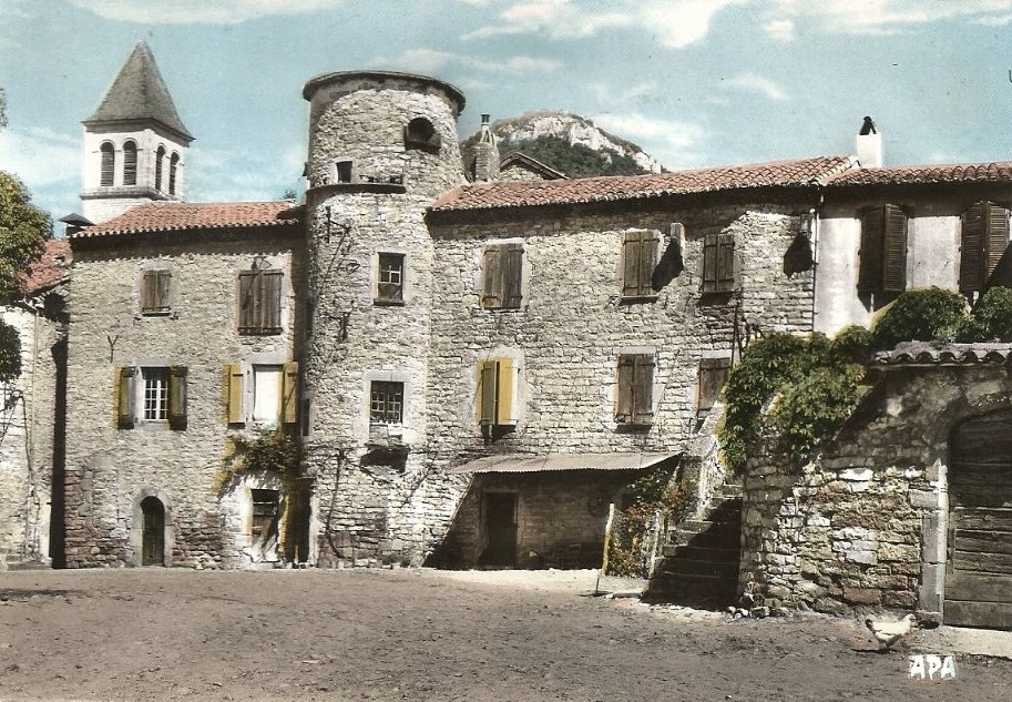 Saint-Georges-de-Luzençon (Aveyron) La tour des Templiers 