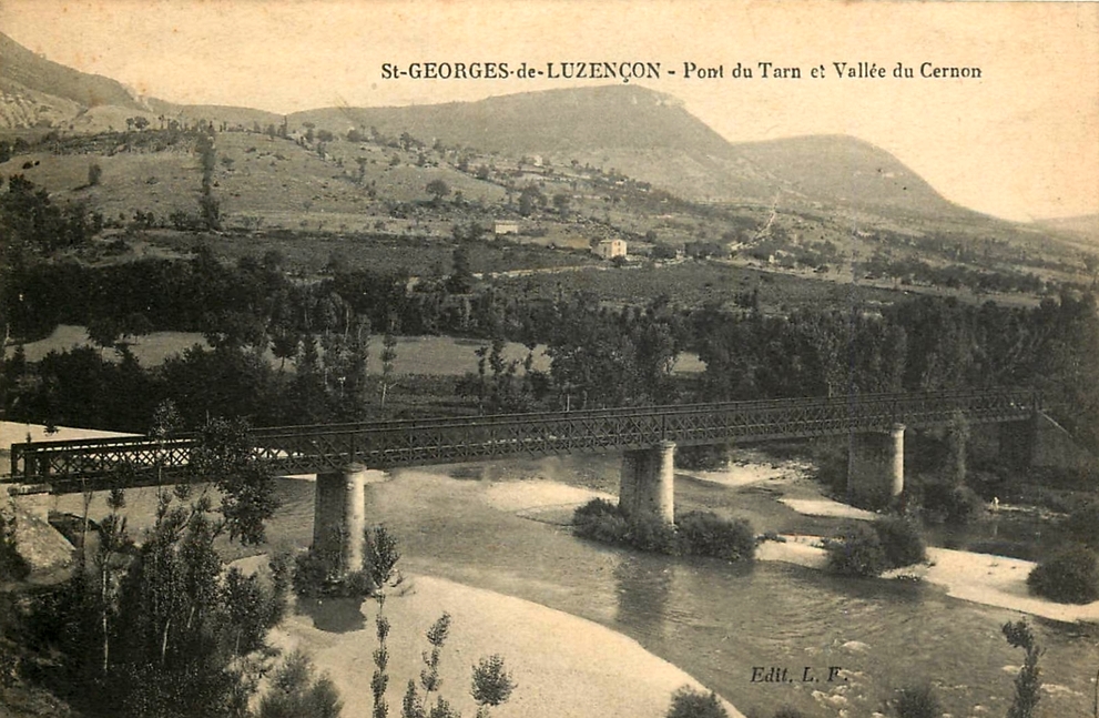 Saint-Georges-de-Luzençon (Aveyron) Le pont du Tarn et la vallée