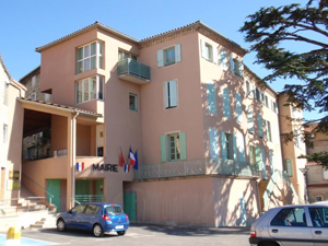 Saint-Georges-de-Luzençon (Aveyron) La mairie