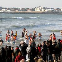 Saint-Gilles-Croix-de-Vie (Vendée) 1er bain de l'année 2015