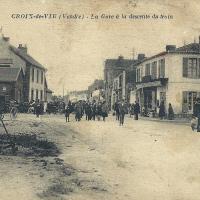 Saint-Gilles-Croix-de-Vie (Vendée) La gare, sortie du train CPA