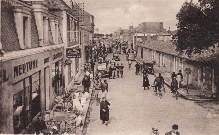 Saint-Gilles-Croix-de-Vie (Vendée) La Grande Rue CPA