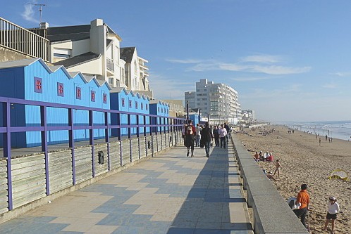 Saint-Gilles-Croix-de-Vie (Vendée) La plage et les cabines