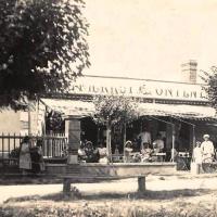 Saint-Gilles-Croix-de-Vie (Vendée) Le Café de l'Avenue de la plage CPA