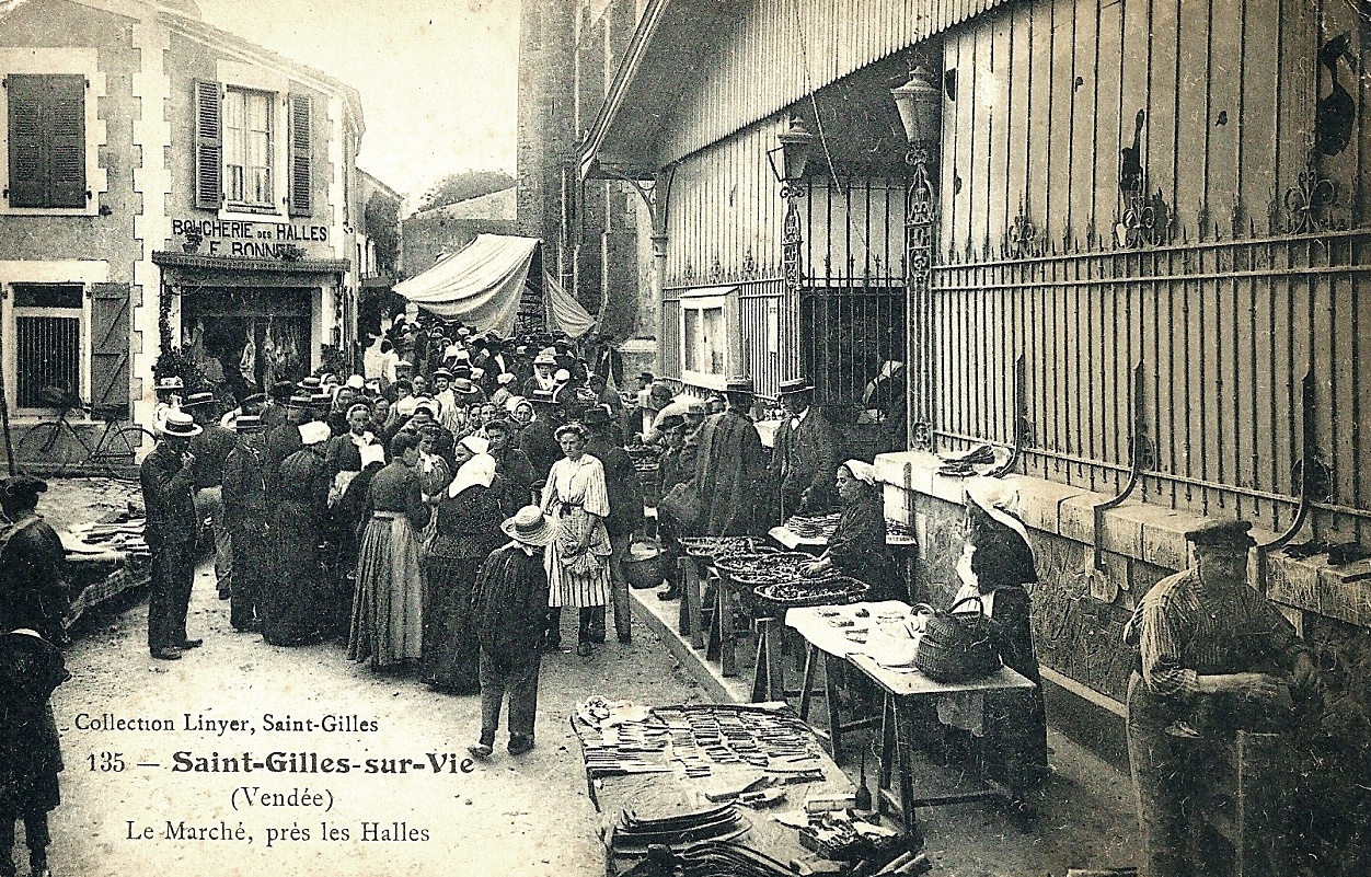 Saint-Gilles-Croix-de-Vie (Vendée) Le marché CPA