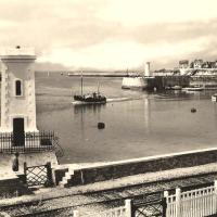 Saint-Gilles-Croix-de-Vie (Vendée) L'entrée du port CPA