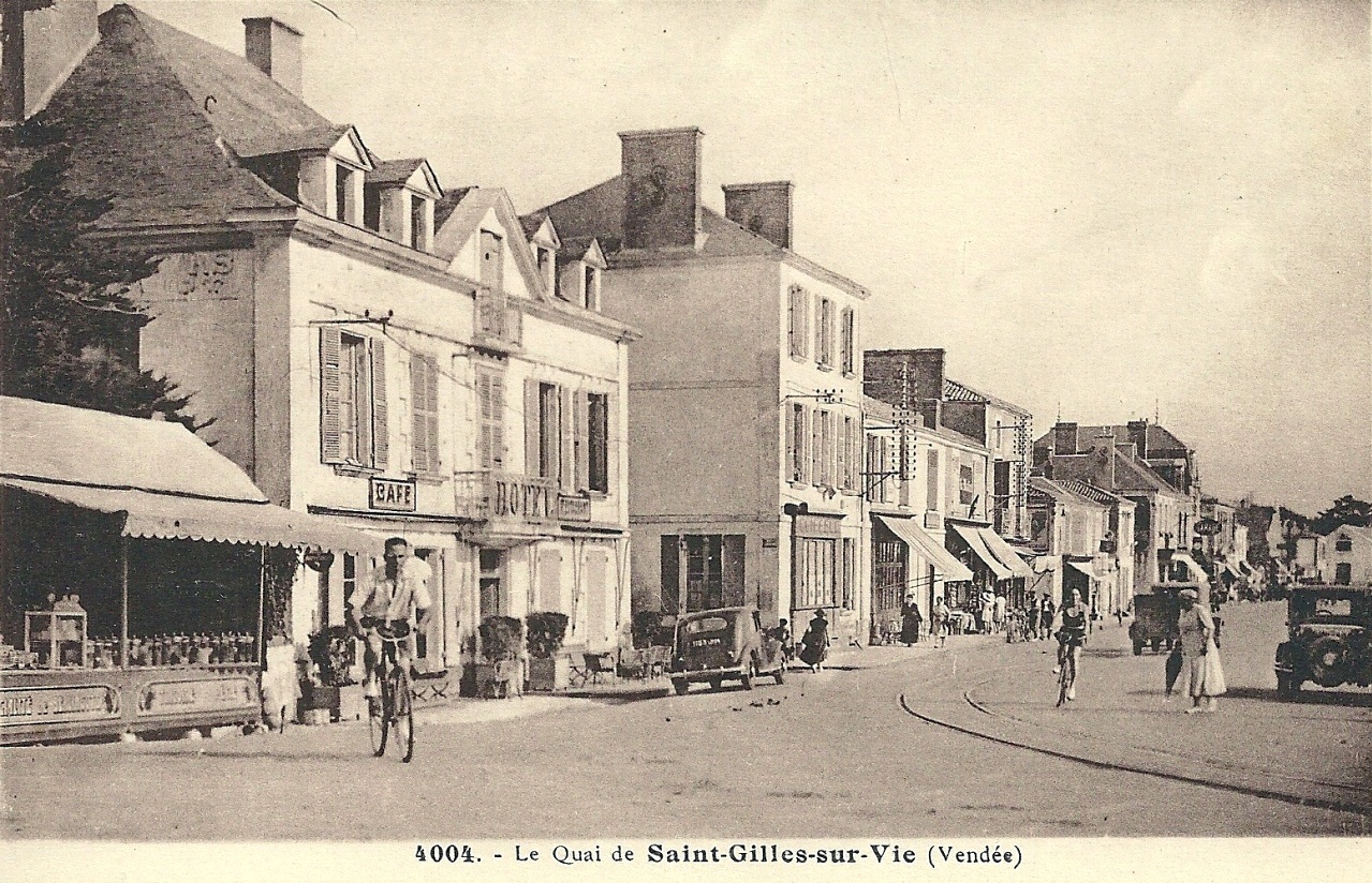 Saint-Gilles-Croix-de-Vie (Vendée) Le quai CPA