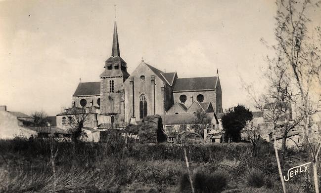 Saint-Hilaire-de-Riez (Vendée) L'église côté Sud CPA