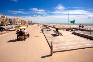 Saint-Hilaire-de-Riez (Vendée) L'esplanade de la mer