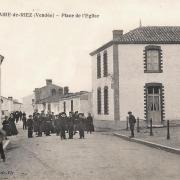 Saint-Hilaire-de-Riez (Vendée) La place de la mairie CPA