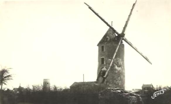 Saint-Hilaire-de-Riez (Vendée) Un moulin à vent CPA
