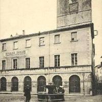 L'Hôtel de Ville et l'horloge (cpa)