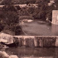 La chaussée de la source (cpa)