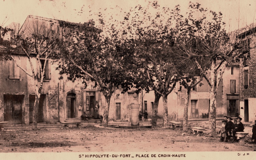 La place de la croix haute (cpa)