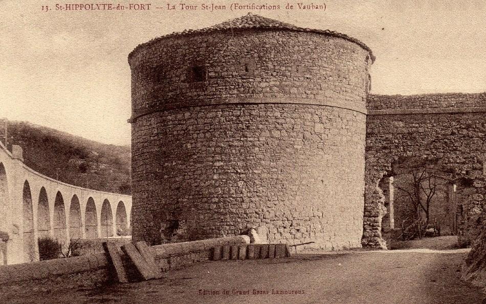La tour Saint Jean (cpa)
