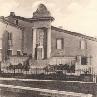 Le monument aux morts (cpa)