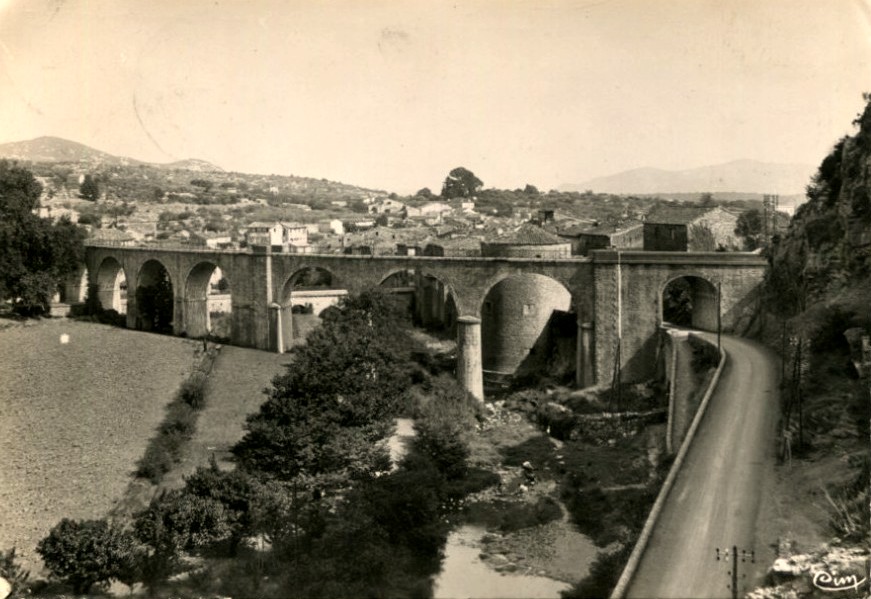 Saint-Hippolyte-du-Fort (Gard) CPA Le Viaduc