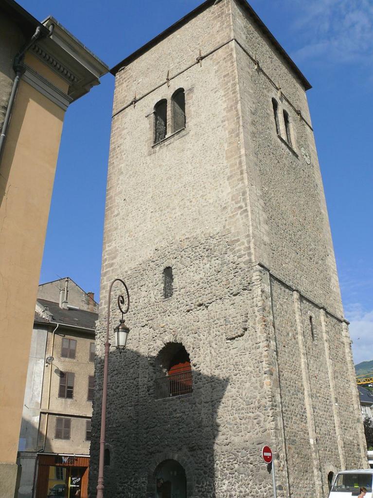 Saint-Jean-de-Maurienne (Savoie) L'ancien clocher de l'église