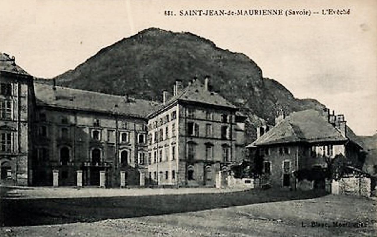 Saint-Jean-de-Maurienne (Savoie) L'Evéché CPA