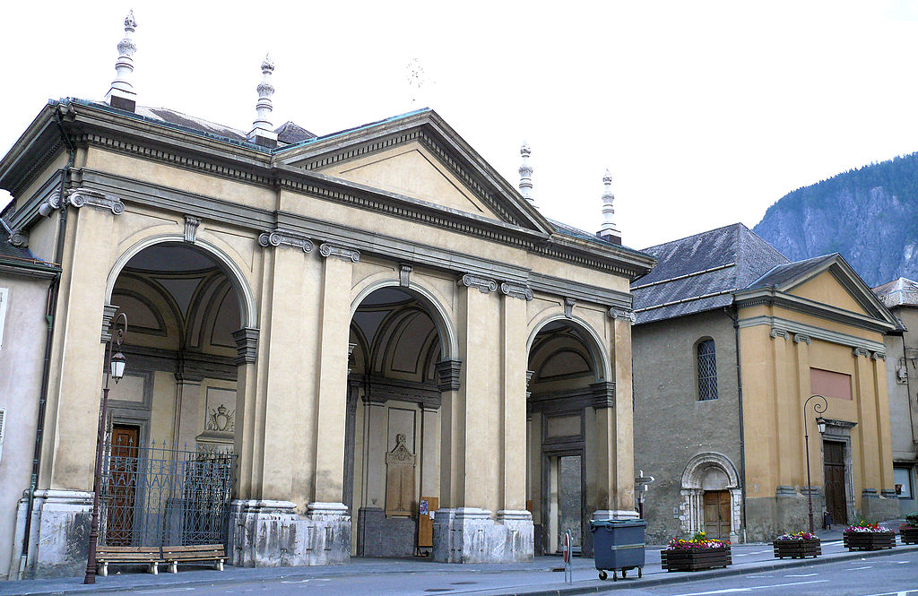 Saint-Jean-de-Maurienne (Savoie) La cathédrale et l'église