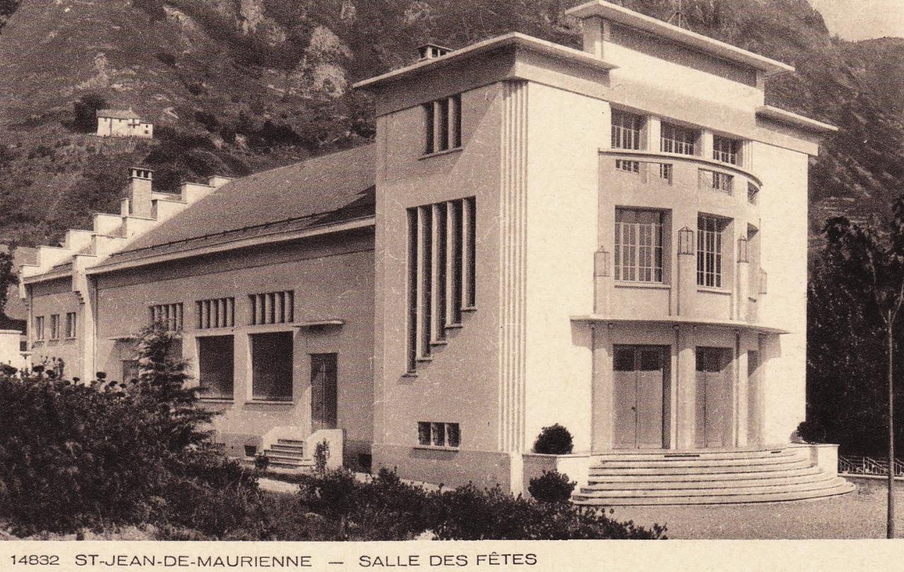 Saint-Jean-de-Maurienne (Savoie) La Salle des Fêtes CPA