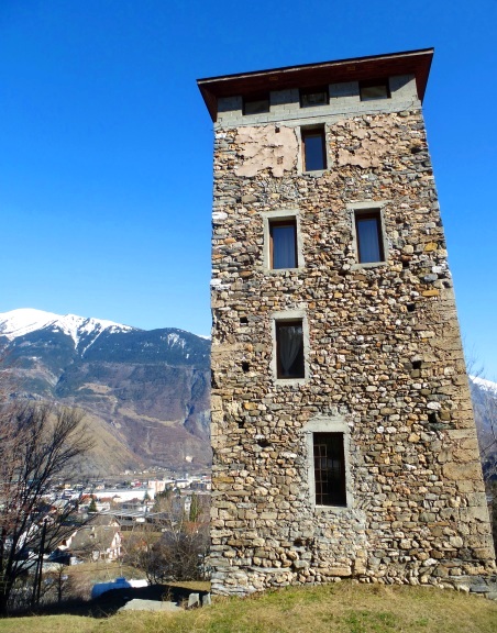 Saint-Jean-de-Maurienne (Savoie) La tour de la Fournache