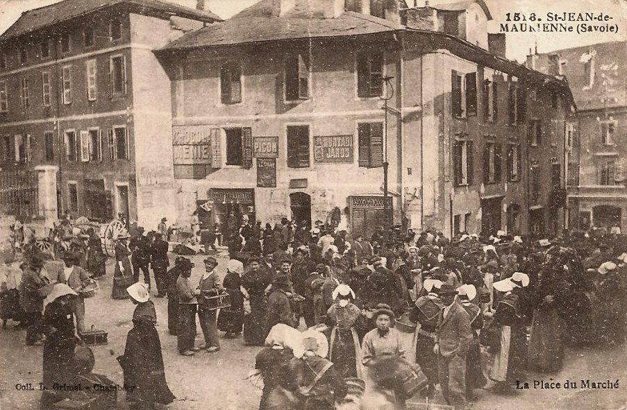 Saint-Jean-de-Maurienne (Savoie) Le marché CPA